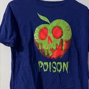 Disney Poison Apple 🍎 shirt